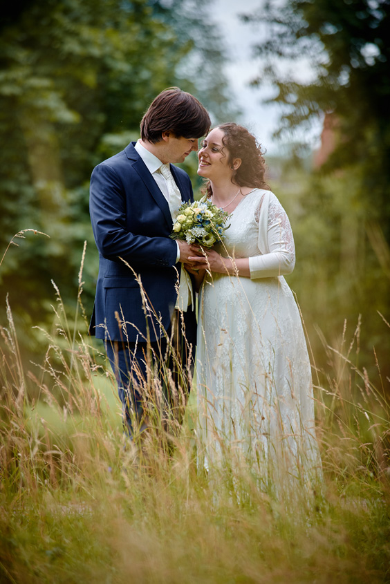 Fotograf Weimar, Hochzeitsfotograf Weimar, Hochzeitsreportage, Hochzeitsfotos, Brautpaarshooting, fotograf für hochzeit, Hochzeitsbilder im Freien, Sommerhochzeit Weimar