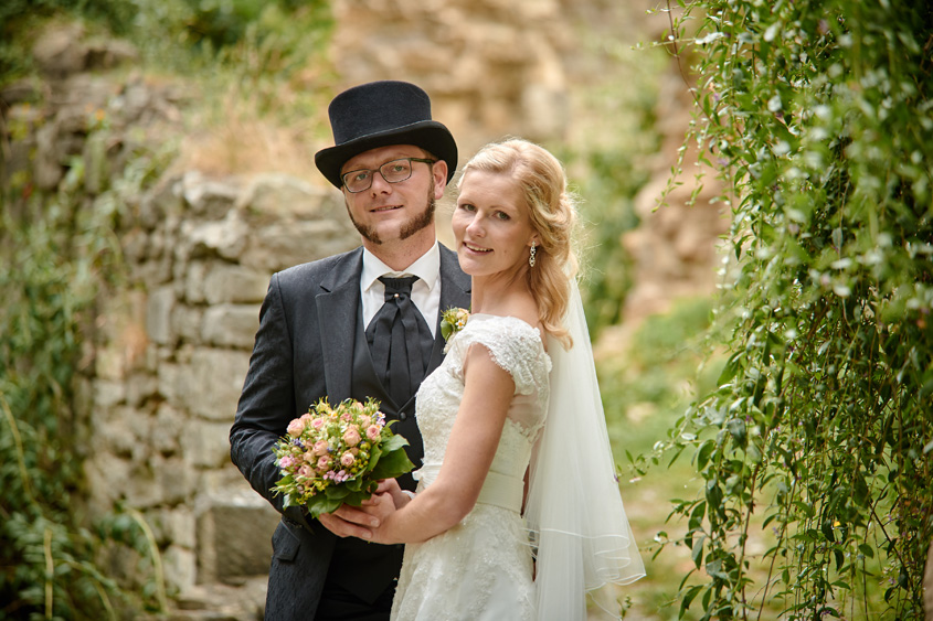 Fotograf Weimar, Hochzeitsfotograf Weimar, Hochzeitsreportage, Hochzeitsfotos, Brautpaarshooting, fotograf für hochzeit, Hochzeitsbilder im Freien, Sommerhochzeit Weimar
