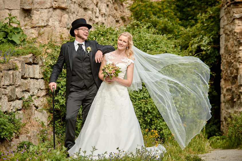 Fotograf Weimar, Hochzeitsfotograf Weimar, Hochzeitsreportage, Hochzeitsfotos, Brautpaarshooting, fotograf für hochzeit, Hochzeitsbilder im Freien, Sommerhochzeit Weimar