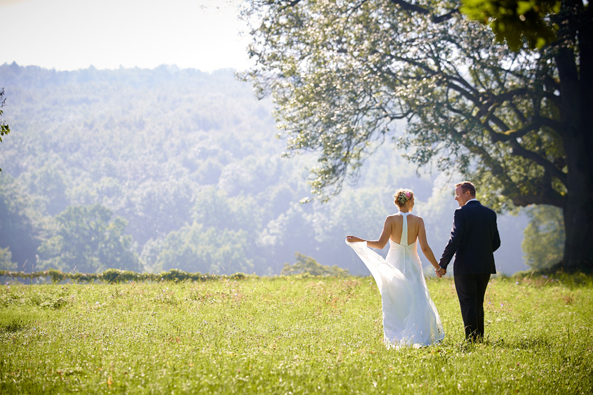 Fotograf Schloss Ettersburg, Hochzeitsfotograf Schloss Schloss Ettersburg, Hochzeitsreportage, Hochzeitsfotos, Brautpaarshooting, fotograf für hochzeit, Hochzeitsbilder im Freien, Sommerhochzeit Blankenhain Schloss Ettersburg