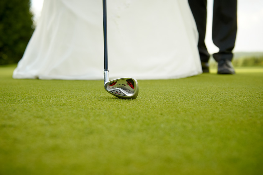 Fotograf Blankenhain Golfplatz, Hochzeitsfotograf Blankenhain Golfresort, Hochzeitsreportage, Hochzeitsfotos, Brautpaarshooting, fotograf für hochzeit, Hochzeitsbilder im Freien, Sommerhochzeit Blankenhain Golf Resort