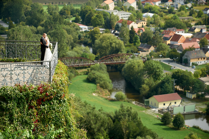 Fotograf Jena, Hochzeitsfotograf Donburg Donburger Schlösser, Hochzeitsreportage, Hochzeitsfotos, Brautpaarshooting, fotograf für hochzeit, Hochzeitsbilder im Freien, Sommerhochzeit Jena