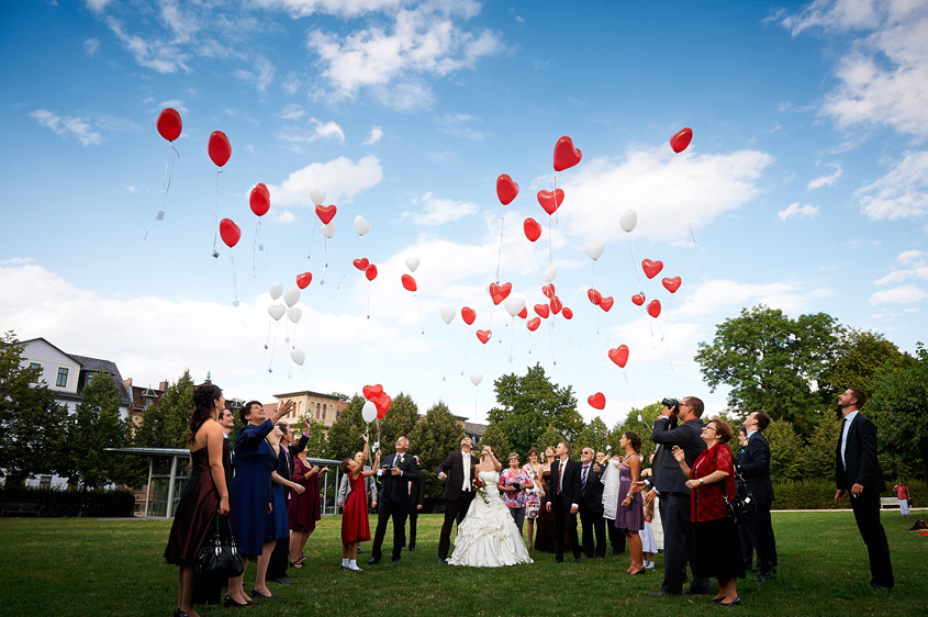 Fotograf Weimar, Hochzeitsfotograf Weimar, Hochzeitsreportage, Hochzeitsfotos, Brautpaarshooting, fotograf für hochzeit, Hochzeitsbilder im Freien, Sommerhochzeit Weimar