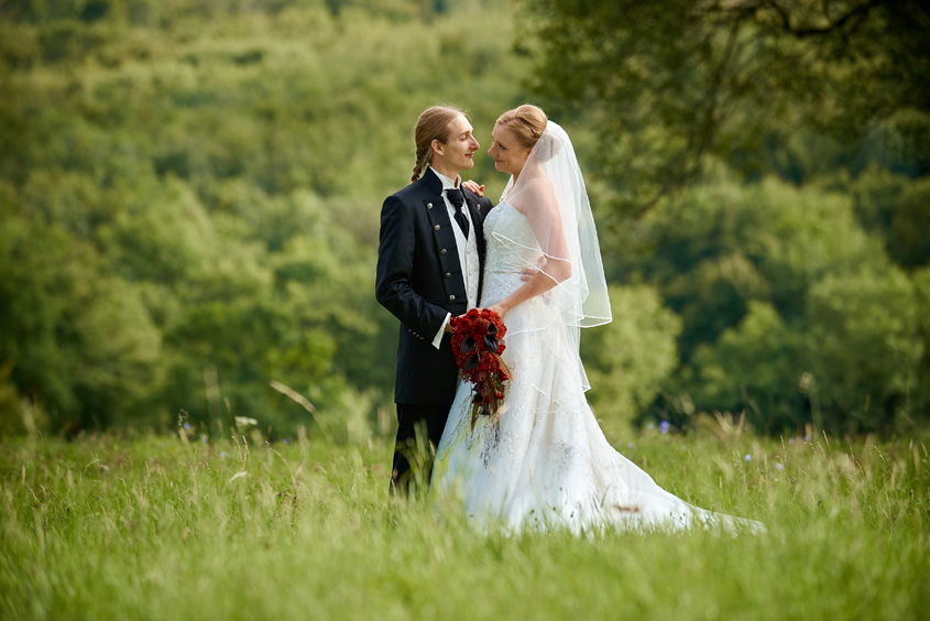 Fotograf Weimar, Hochzeitsfotograf Weimar, Hochzeitsreportage, Hochzeitsfotos, Brautpaarshooting, fotograf für hochzeit, Hochzeitsbilder im Freien, Sommerhochzeit Weimar