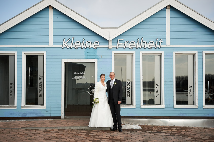 Fotograf Leipzig, Hochzeitsfotograf Leipzig Cospudener See, Hochzeitsreportage, Hochzeitsfotos, Brautpaarshooting, fotograf für hochzeit, Hochzeitsbilder im Freien, Sommerhochzeit Leipzig