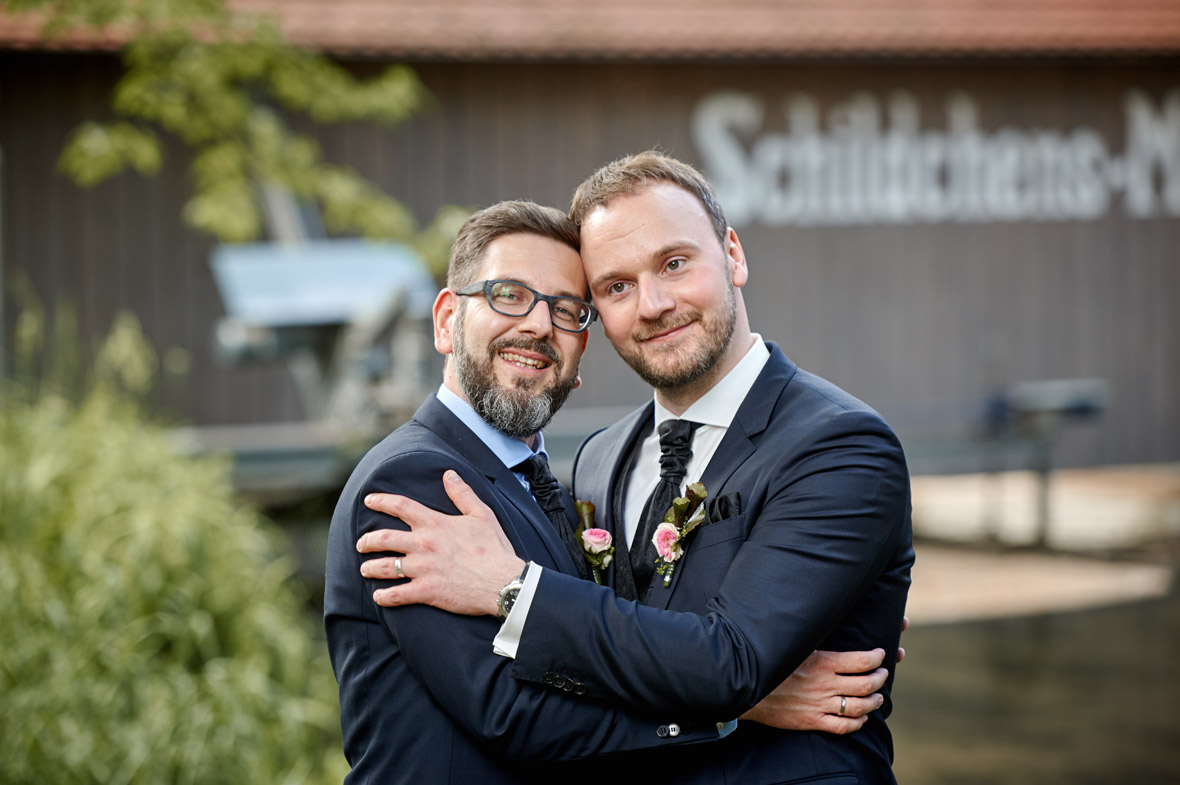 Fotograf LGBTQ+ Hochzeitsfotos Erfurt, Hochzeit im Erfurter Rathaus mit Fotograf aus Weimar| Trauung im Rathaus Festsaal, Heiko Hellmann Fotografie