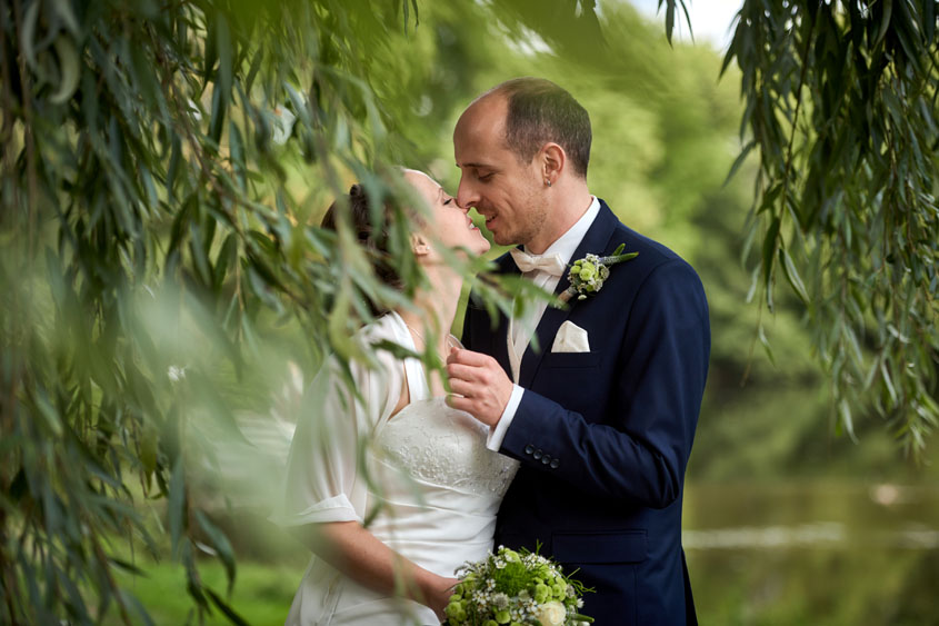 Fotograf Jena heiraten Verlobung Hochzeitsfotos Park Villa Rosenthal in Jena Hochzeitsfotograf Jena Paarshooting Hochzeit